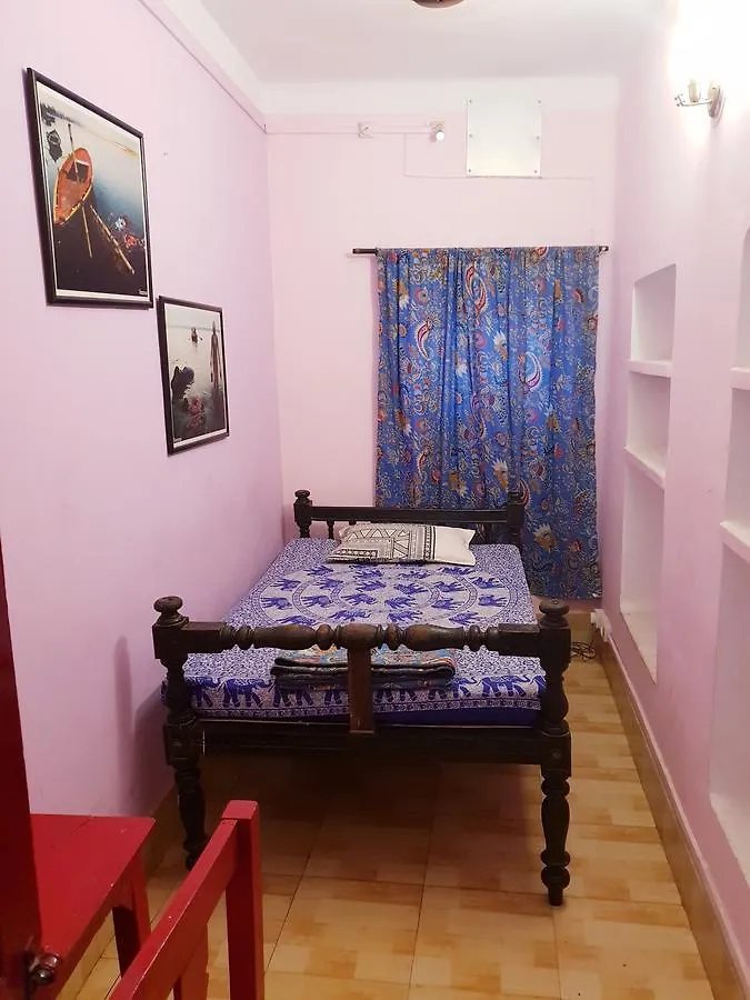 Brown Bread Bakery Guest House فاراناسي