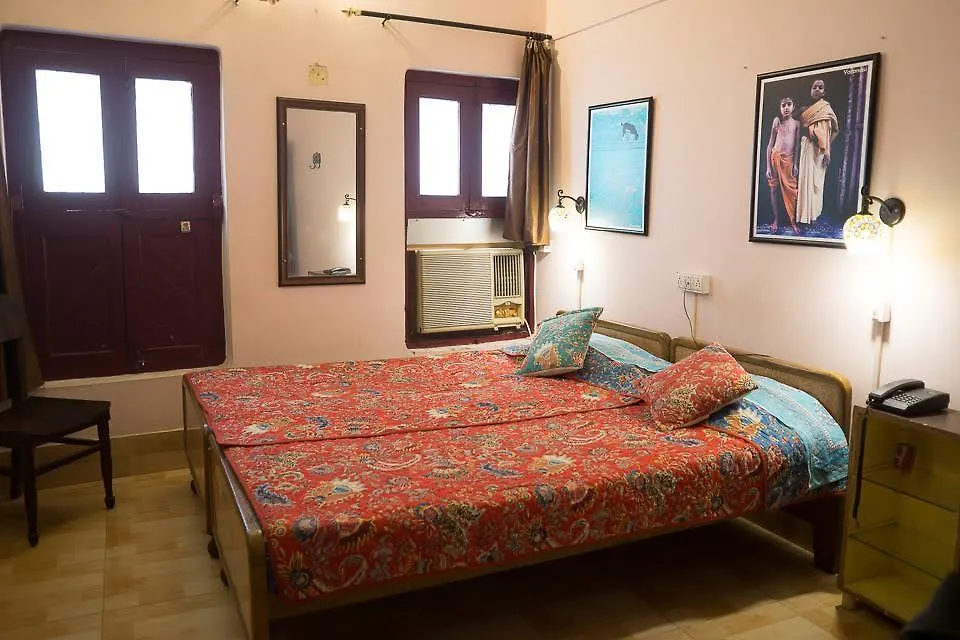 Brown Bread Bakery Guest House فاراناسي